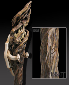 Wall Mount Display of The Hobbit UC3107 Licensed Prop Replica Illuminated Staff of Gandalf the Grey by United Cutlery